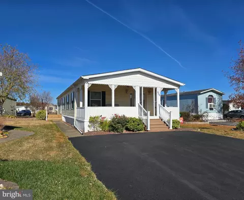828 Samantha Cir #338, Bear, DE 19701