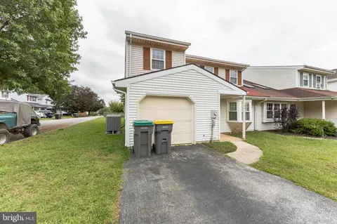Exterior - 106 Upper Valley Ln, Newark, DE 19711 photo 3 of 6