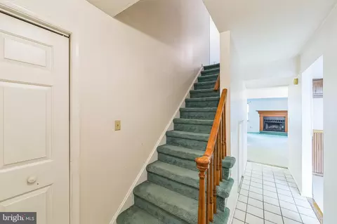 Entry Way - 106 Upper Valley Ln, Newark, DE 19711 photo 2 of 2