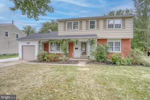 110 Layton Dr, New Castle, DE 19720