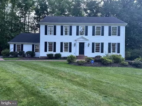 11 Carillon Ct, Wilmington, DE 19803