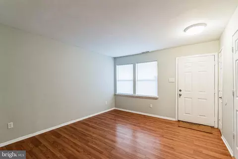 7 Brian Ct, New Castle, DE 19720 photo 5