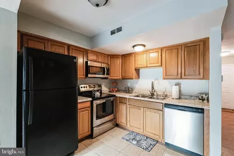 7 Brian Ct, New Castle, DE 19720 photo 7