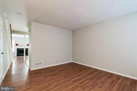7 Brian Ct, New Castle, DE 19720 photo 4