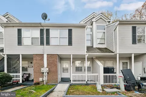 7 Brian Ct, New Castle, DE 19720 photo 3