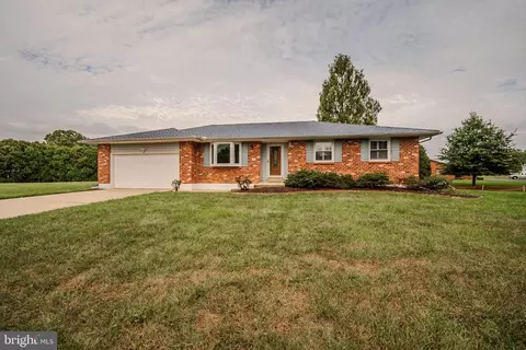 3 Jannsen Ct, Bear, DE 19701