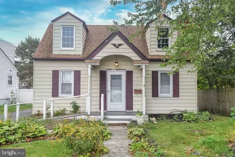 7 Larch Ave, Wilmington, DE 19804