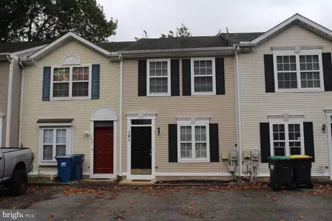 141 Creekside Ct, Newark, DE 19702