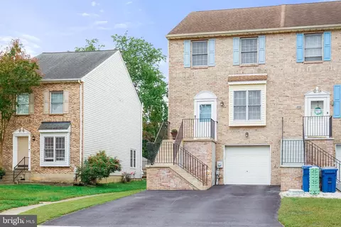 401 Revolution Ct, Newark, DE 19702