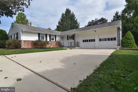 102 Whitekirk Dr, Wilmington, DE 19808