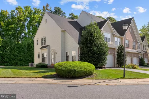 20 Forest Gate Ln, Wilmington, DE 19810