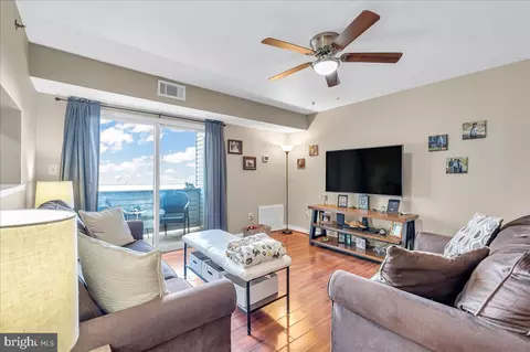 933 Governor House Cir, Wilmington, DE 19809