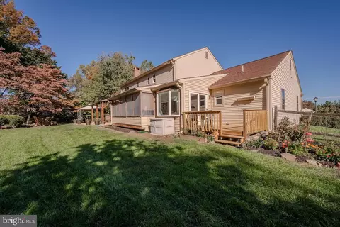 Exterior - 8 Bent Tree Cir, Hockessin, DE 19707 photo 6 of 12