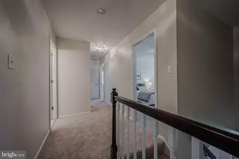 Entry Way - 8 Bent Tree Cir, Hockessin, DE 19707 photo 5 of 7