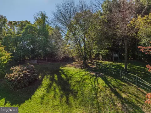 Exterior - 8 Bent Tree Cir, Hockessin, DE 19707 photo 11 of 12