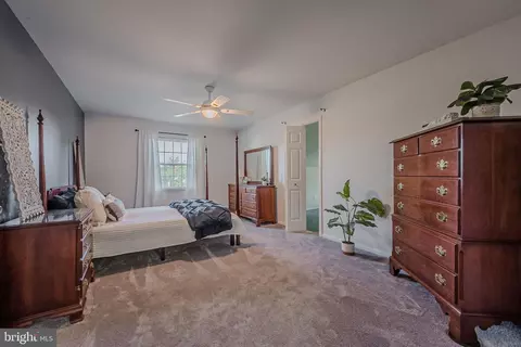 Bedroom - 8 Bent Tree Cir, Hockessin, DE 19707 photo 9 of 11