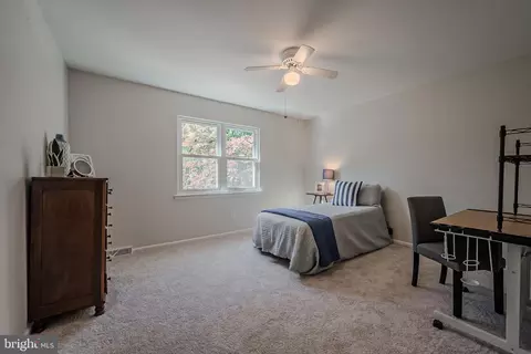 Bedroom - 8 Bent Tree Cir, Hockessin, DE 19707 photo 7 of 11