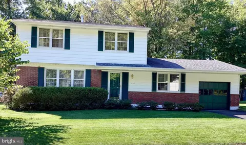 2129 Brandywood Dr, Wilmington, DE 19810