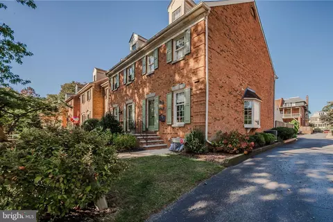 1137 N Broom St, Wilmington, DE 19806
