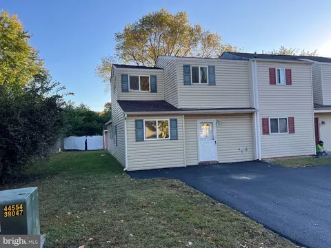 462 Kemper Dr, Newark, DE 19702