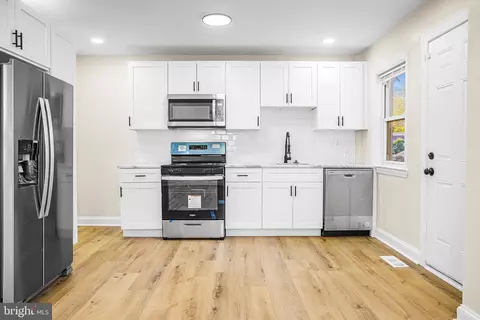 2121 N Locust St, Wilmington, DE 19802