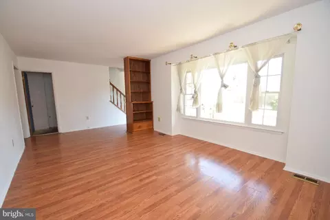 Living - 711 Millcreek Ln, Bear, DE 19701 photo 2 of 5