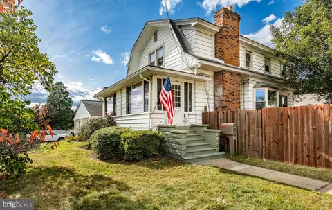 300 Maple Ln, Claymont, DE 19703