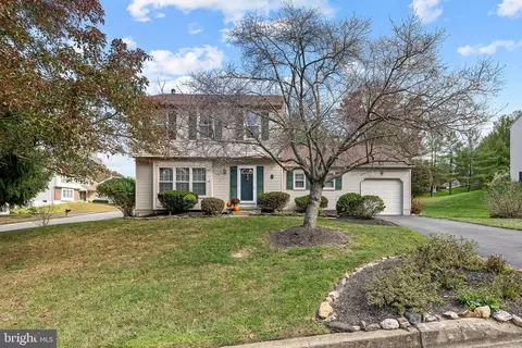 1 Bent Tree Cir, Hockessin, DE 19707