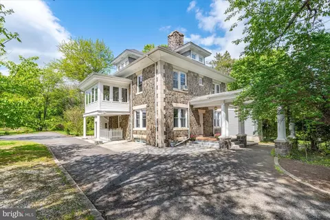 1 Rock Manor Ave, Wilmington, DE 19803