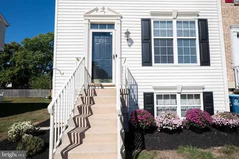 225 Pavin Ct, Newark, DE 19702