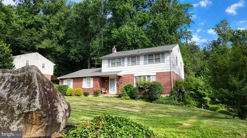 248 W Chestnut Hill Rd, Newark, DE 19713