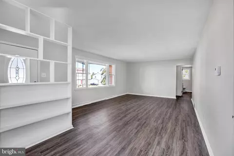 Living - 9 Newbrook Rd, Newark, DE 19711 photo 2 of 3