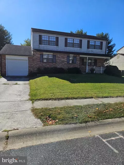 28 White Dr, Newark, DE 19702
