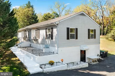 415 Hopkins Bridge Rd, Newark, DE 19711