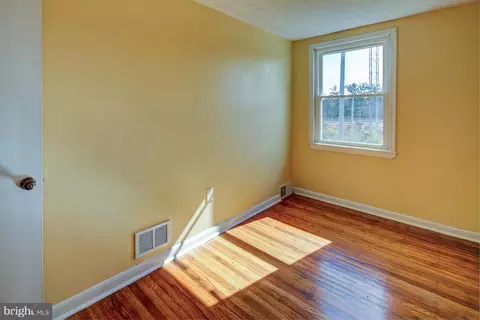 Bedroom - 1224 Maple Ave, Elsmere, DE 19805 photo 3 of 5