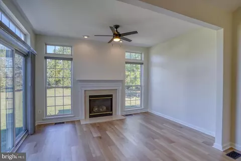 Living - 48 N Cummings Dr, Middletown, DE 19709 photo 4 of 5