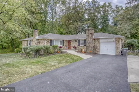 Exterior - 12 Decker Dr, Newark, DE 19711 photo 2 of 4
