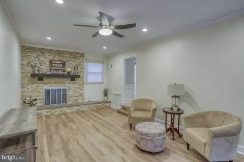 Living - 12 Decker Dr, Newark, DE 19711 photo 3 of 3