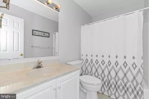 Bath - 209 E Dickerson Ln, Middletown, DE 19709 photo 3 of 3