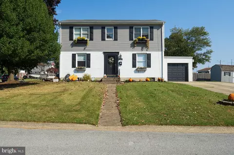25 Winding Ln, Claymont, DE 19703