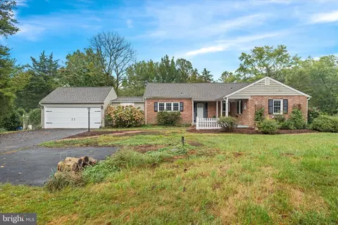1007 Dixon Dr, Newark, DE 19711