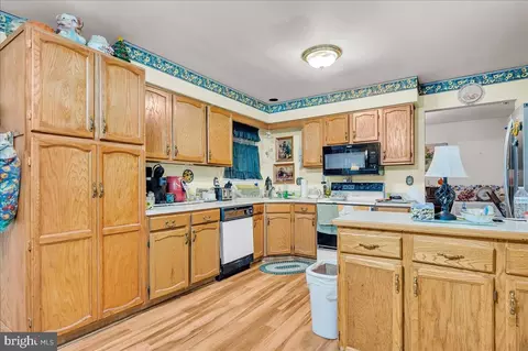 Kitchen - 157 Kingscroft Dr, Bear, DE 19701 photo 1 of 3