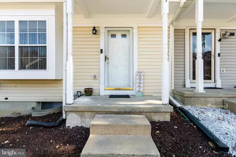 27 Wildfire Ln, New Castle, DE 19720