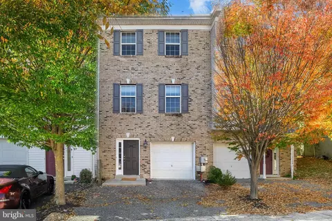 130 Pumpkin Patch Ln, Hockessin, DE 19707