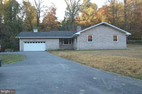 520 Hopkins Bridge Rd, Newark, DE 19711