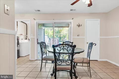 Entry Way - 629 Lockhaven Ct, Newark, DE 19702 photo 2 of 2