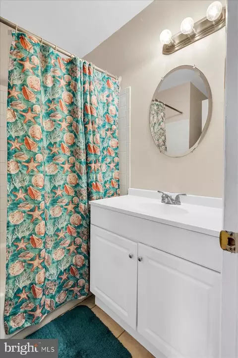 Bath - 629 Lockhaven Ct, Newark, DE 19702 photo 1 of 1
