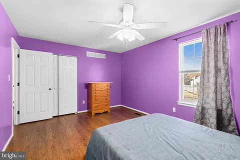 Bedroom - 32 Warren Dr, Newark, DE 19702 photo 2 of 2