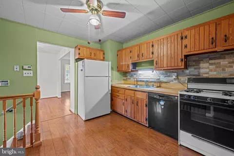 Entry Way - 406 Tamara Cir, Newark, DE 19711 photo 1 of 1
