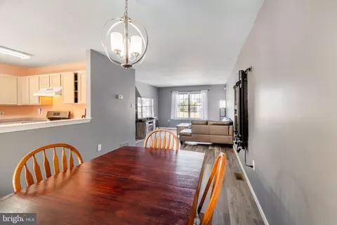 Dining - 207 Bellwether Ct, Newark, DE 19702 photo 3 of 3